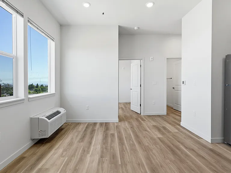 Evergreen Peak Apartments — Photo 36