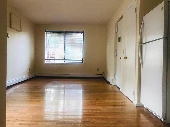 3rd image of 70 Mark St APT 1B