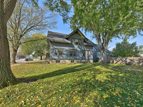 615 3rd Ave N, Estherville, IA 51334