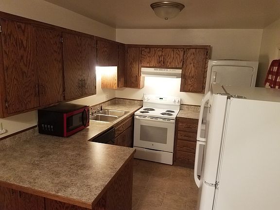 5th image of 1556 Van Buren St APT A