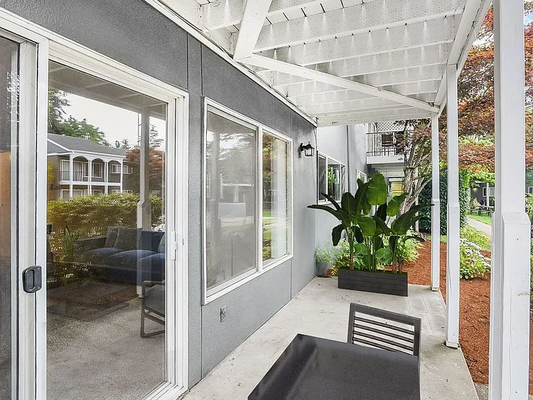 Patio Sunset Station Apartments Portland Oregon