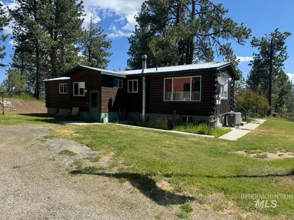 643 S Main St, Cascade, ID 83611