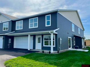 809 Tomahawk Ct, Madison Lake, MN 56063