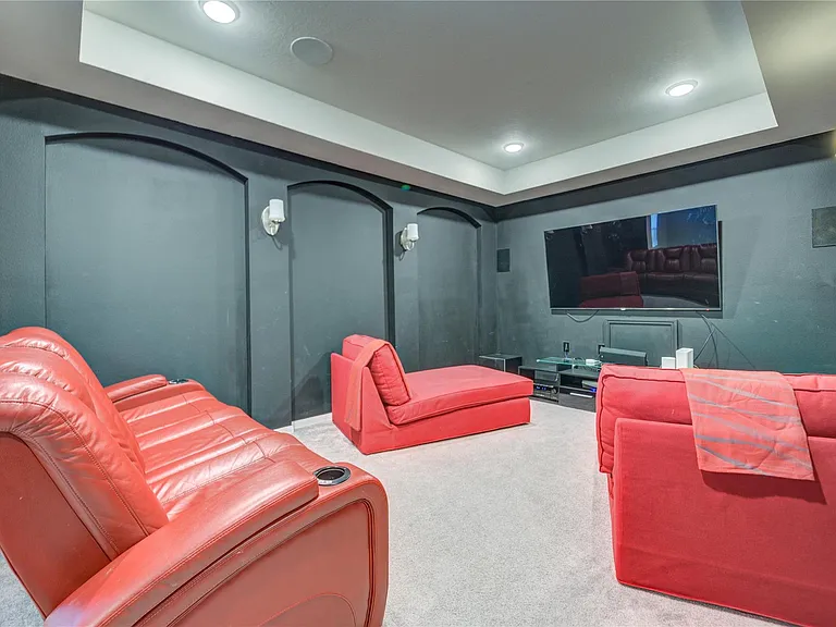 2727 Camellia Ave — Photo 30