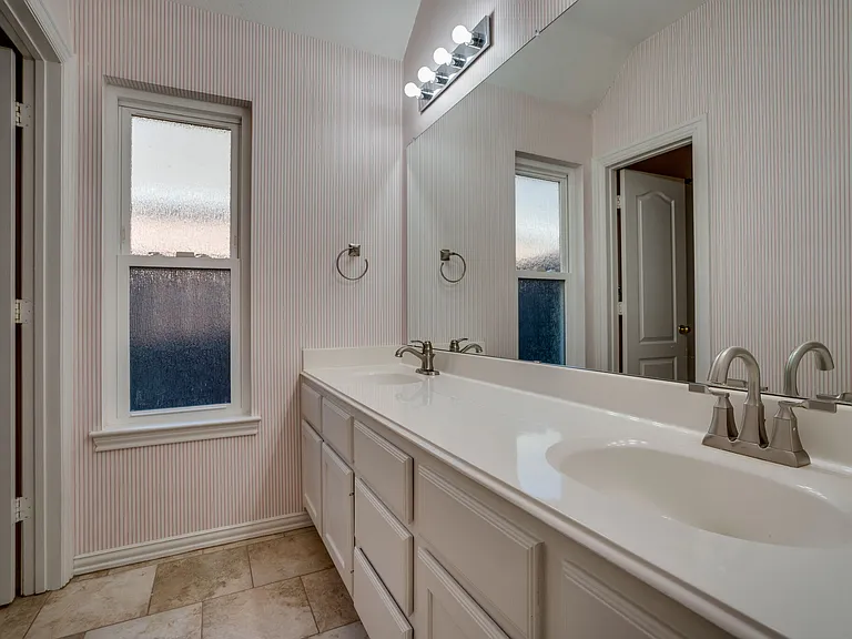 2724 Lakehollow Ln — Photo 20