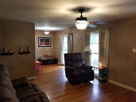 Living Room/Study Area