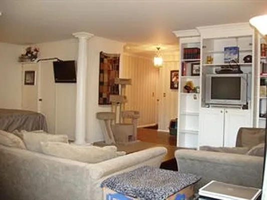 Sold by Douglas Elliman | media 18