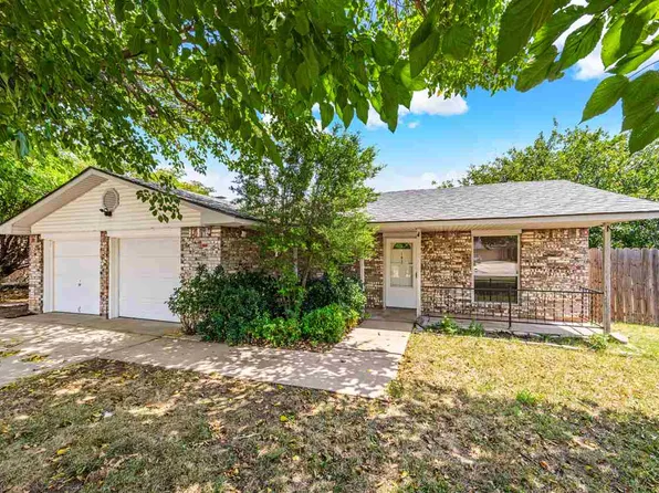1833 NW Crosby Park Cir, Lawton, OK 73505