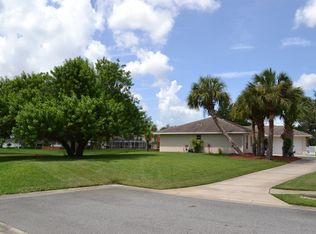 2910 Forest Dr, Melbourne, FL 32901