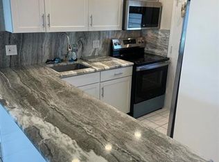 5501 NW 2nd Ave APT 203, Boca Raton, FL 33487