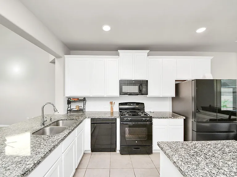 6302 Prince Place Dr — Photo 11