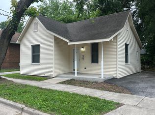 1025 S Henrietta St, Springfield, IL 62704