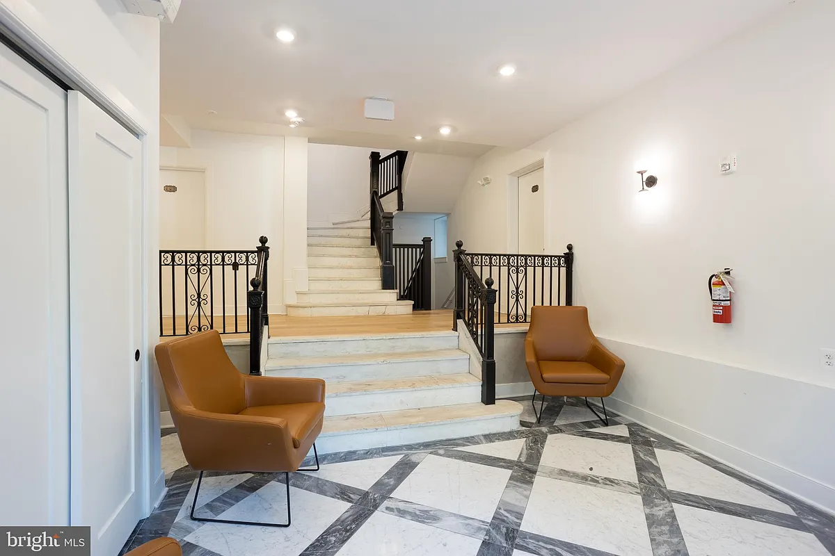 Building Photo - 2869 28th St NW #204