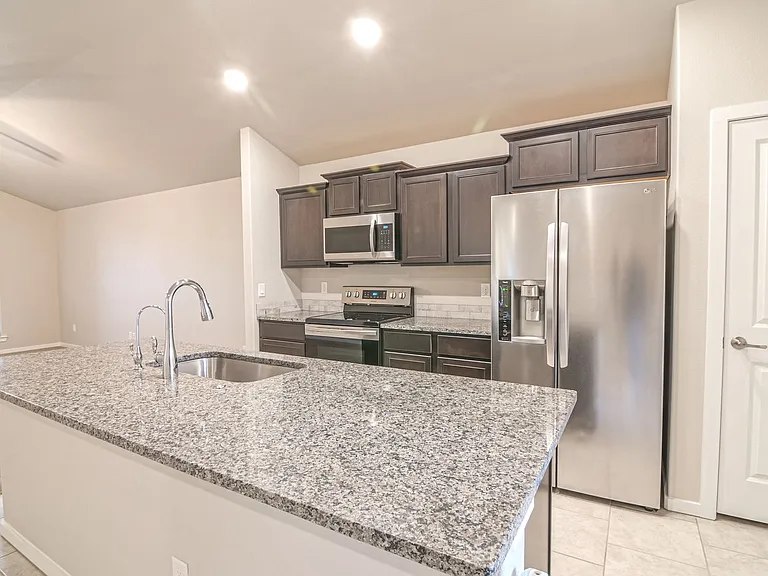 2524 Outlaw Ct — Photo 5