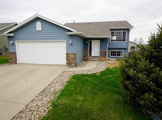 1509 N Woodridge Ave, Sioux Falls, SD 57107