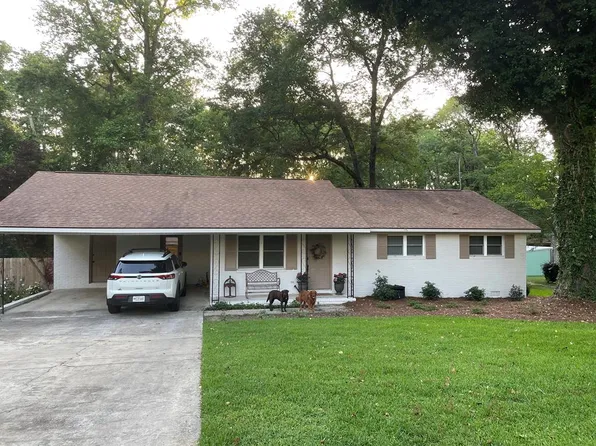 1905 Greenview Dr, Douglas, GA 31533