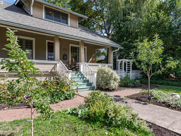 1975 Harris St, Eugene, OR 97405