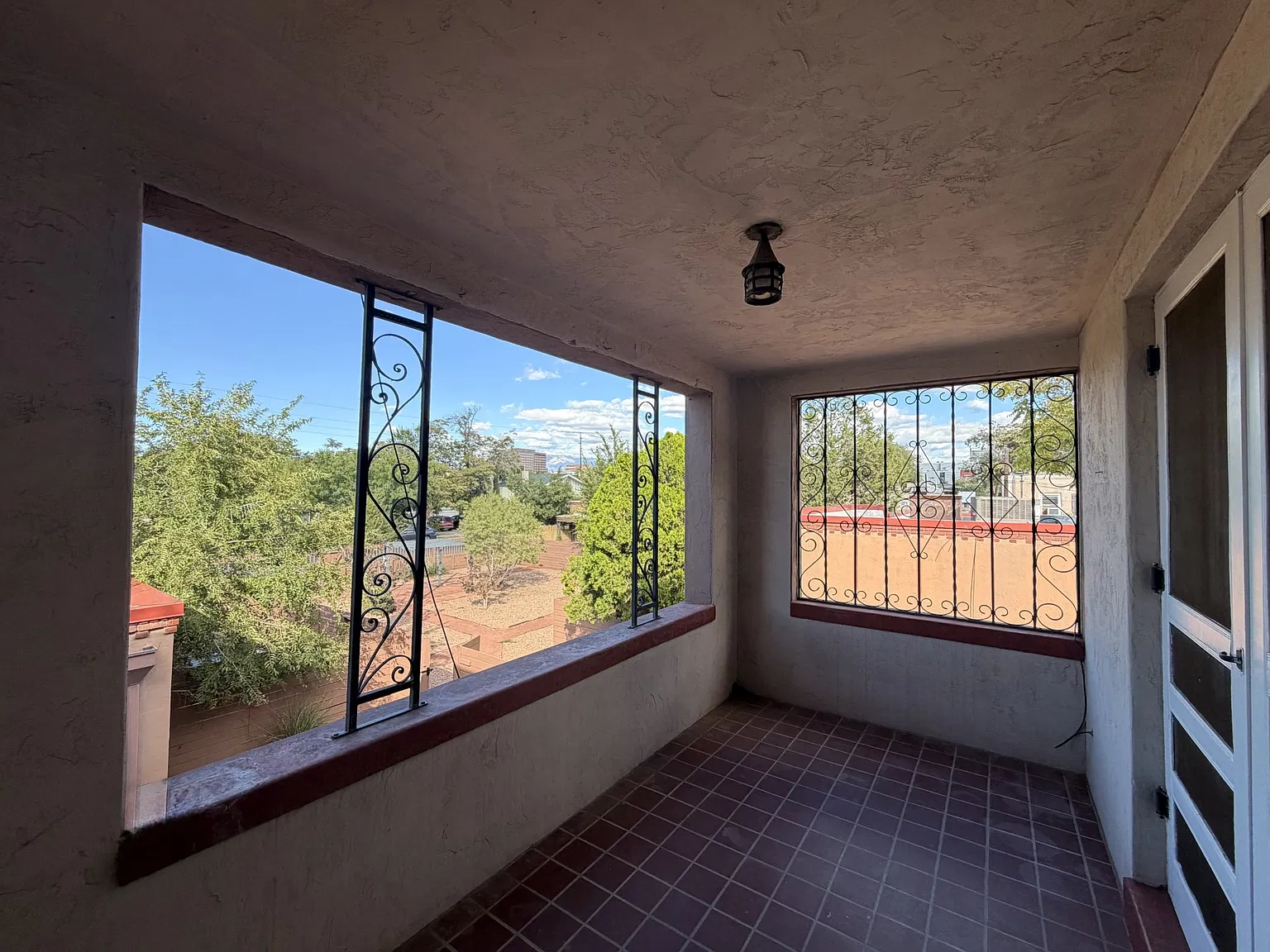 2 Amazing Downtown Apartments w/ Garages Private Outdoor Spaces — Photo 1