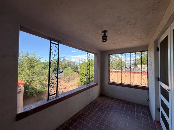 2 Amazing Downtown Apartments w/ Garages Private Outdoor Spaces, 1018-1022 Silver Ave SW #5, Albuquerque, NM 87102
