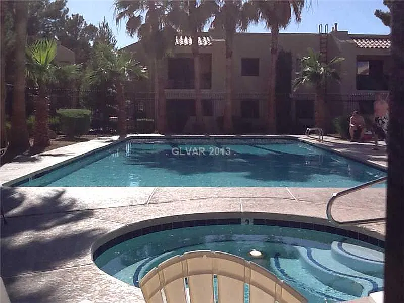 601 Cabrillo Cir — Photo 1