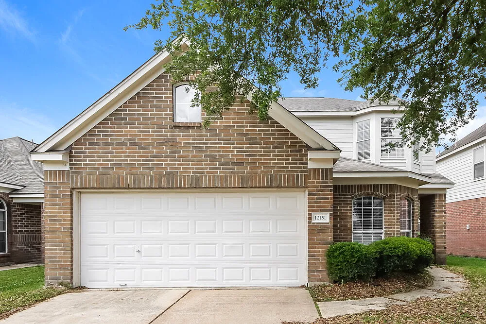 4 bed, 3.0 bath, 2469 sqft, $2,110 — Photo 1