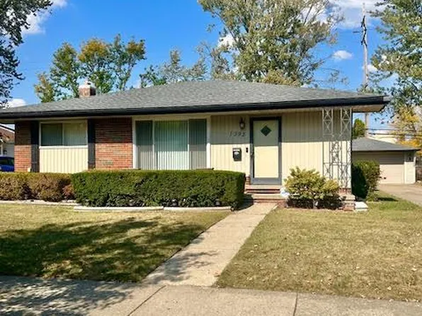1393 Key West Dr, Troy, MI 48083