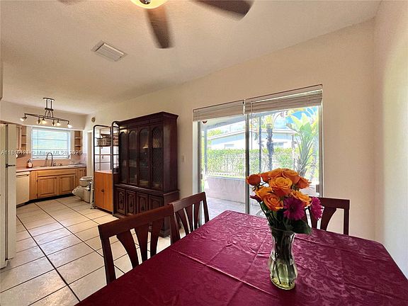 5th image of 9950 Bahama Dr