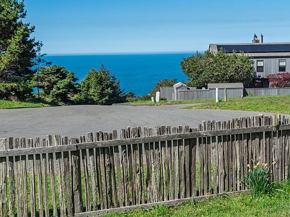 2nd image of 135 Larkspur Close