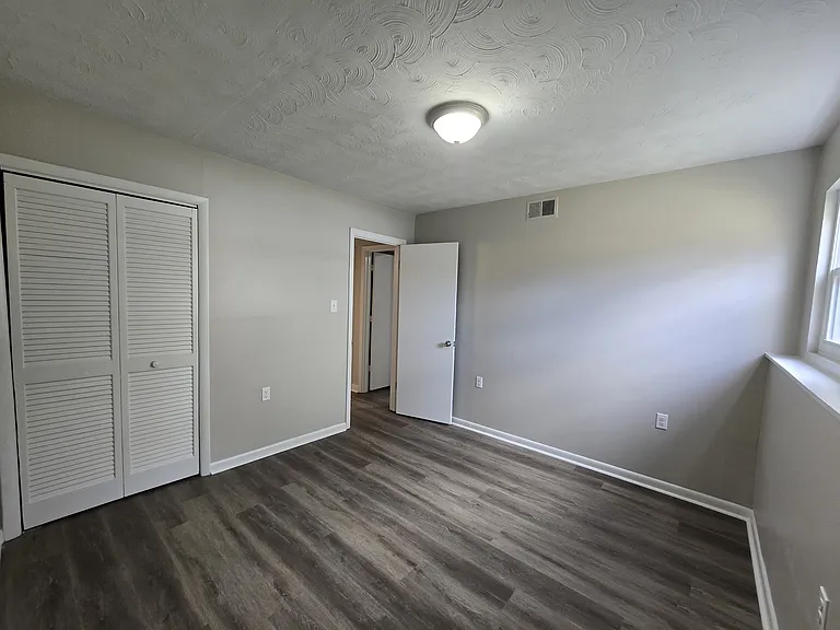 1600 Porters Mill Ter — Photo 35