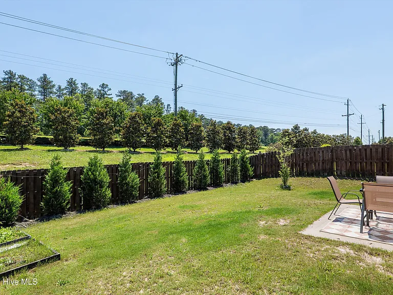 136 Sims Ct — Photo 35