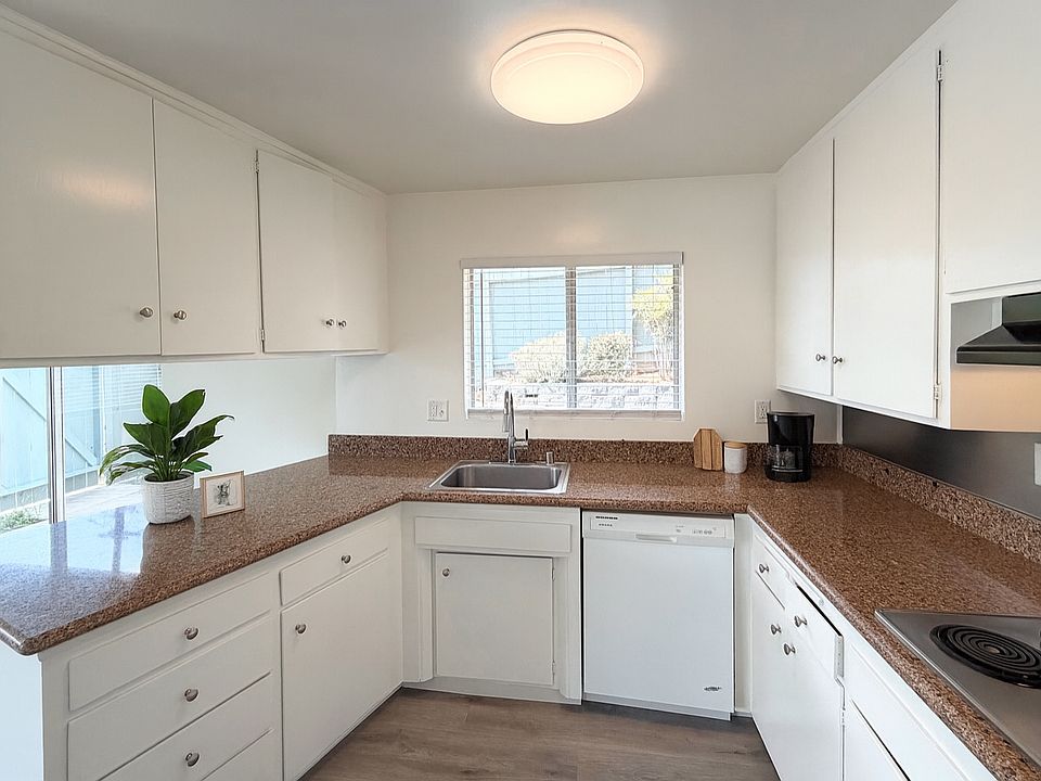 3 bedroom/2 bathroom kitchen