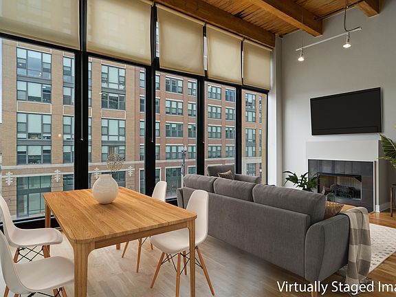4th image of 2303 S Michigan Ave APT 212