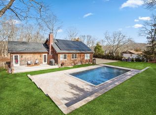 10 The Pkwy, Southampton, NY 11968