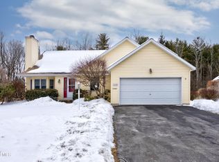 2410 Parkville Place, Niskayuna, NY 12309