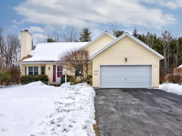 2410 Parkville Place, Niskayuna, NY 12309
