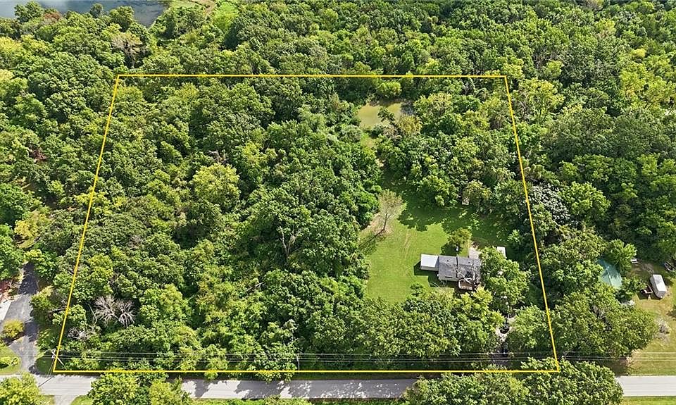 1st image of 2915 S Slaughter Rd