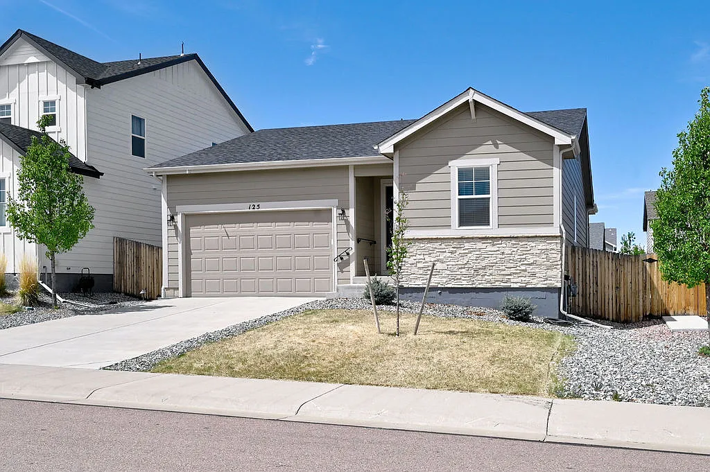 3 bed, 1378 sqft, $2,800 — Photo 2