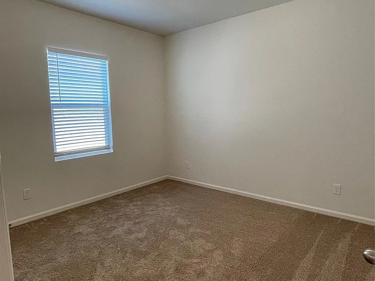 10084 Pappas Dr — Photo 15