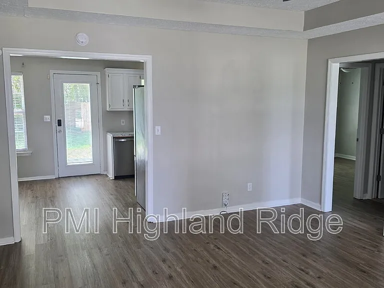 2414 Lismore Dr — Photo 8
