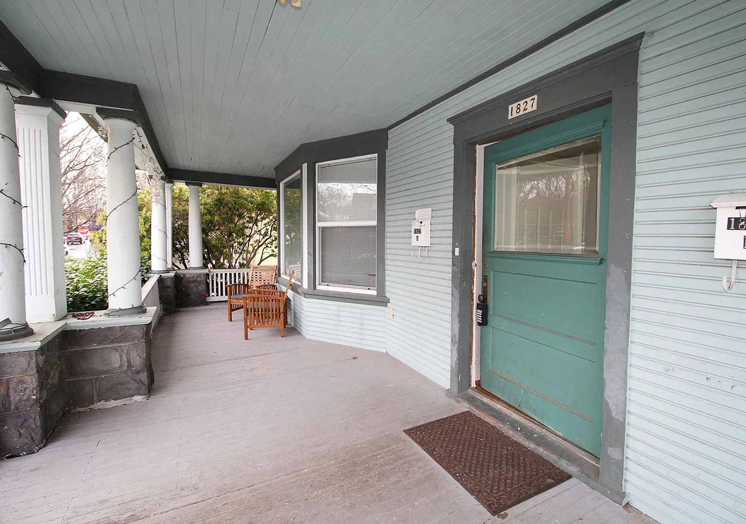 mcdem01 — Photo 2