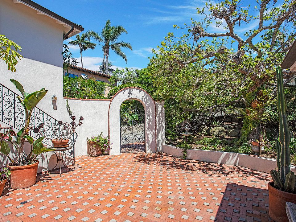 Enchanting front court yard