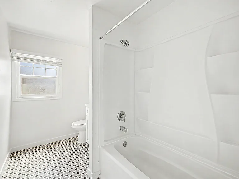 Las Palmas Apartments — Photo 19