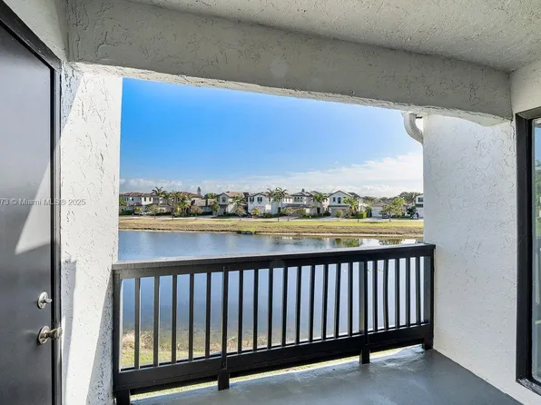 735 SW 113th Way #735, Pembroke Pines, FL 33025