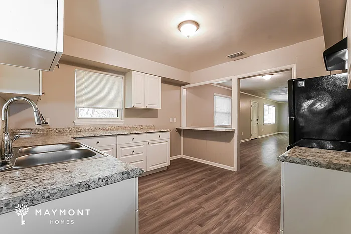 307 Willard Ave — Photo 6