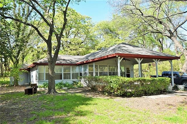 1st image of 1205 E Lake Dr