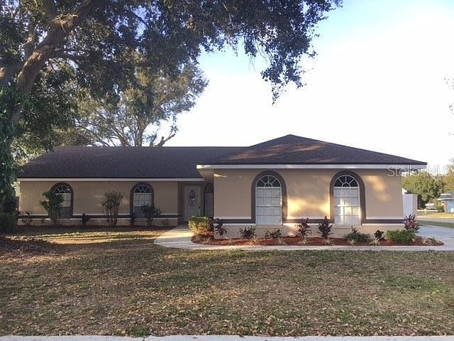 1st image of 815 S Arietta Cir