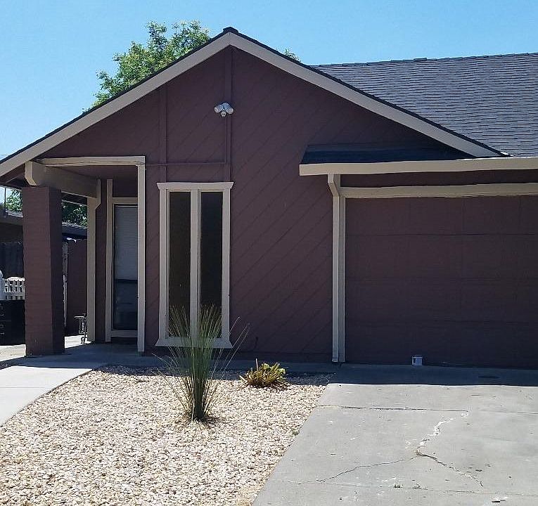 1st image of 1382 Eaglerock Pl