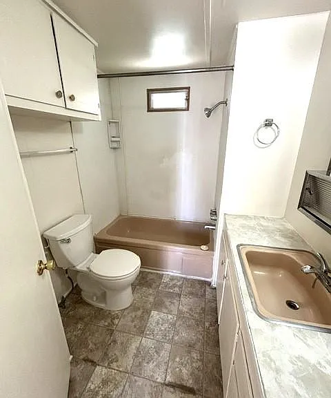 1074 W Johnston Ave — Photo 7