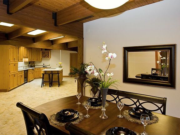 Space between kitchen & DR provides sitting area & welcomes gatherings.
