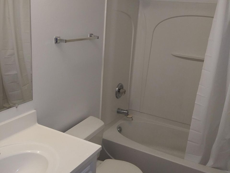 1st image of 1142 Florence Dr APT B